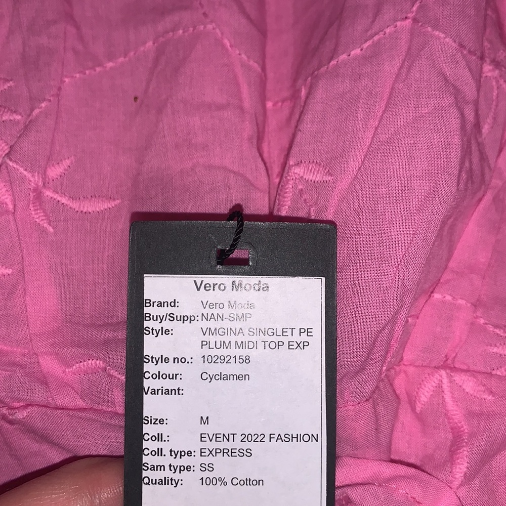 Vero Moda | pink floral embroidered tank top size medium - Picture 6 of 6